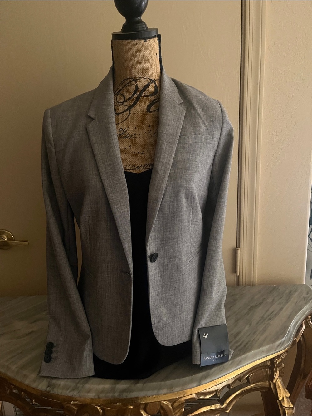 Banana Republic women’s Light Gray Single-Button Blazer